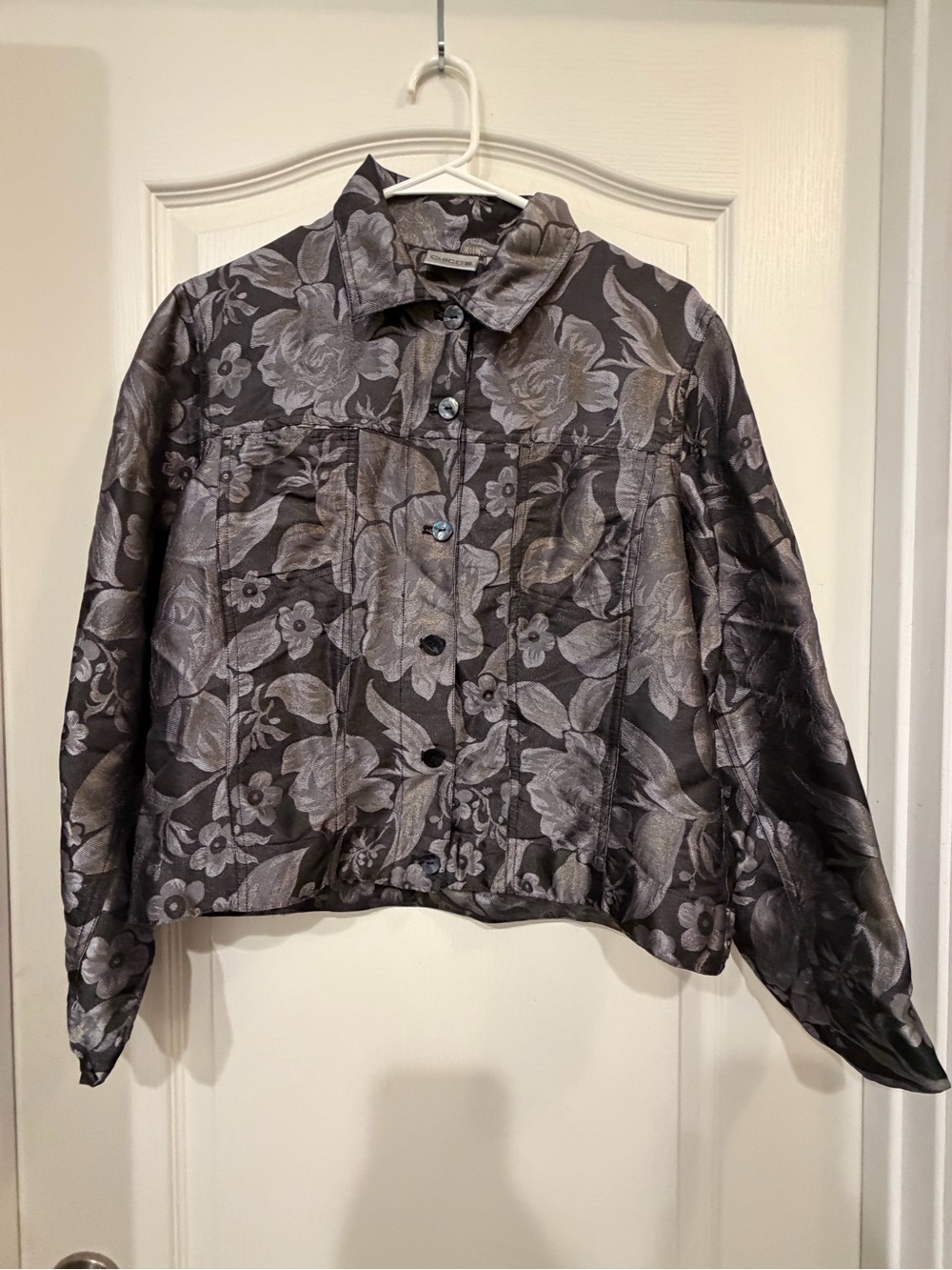 Women's Floral Jacquard Button-Up Jacket in Charcoal Gray